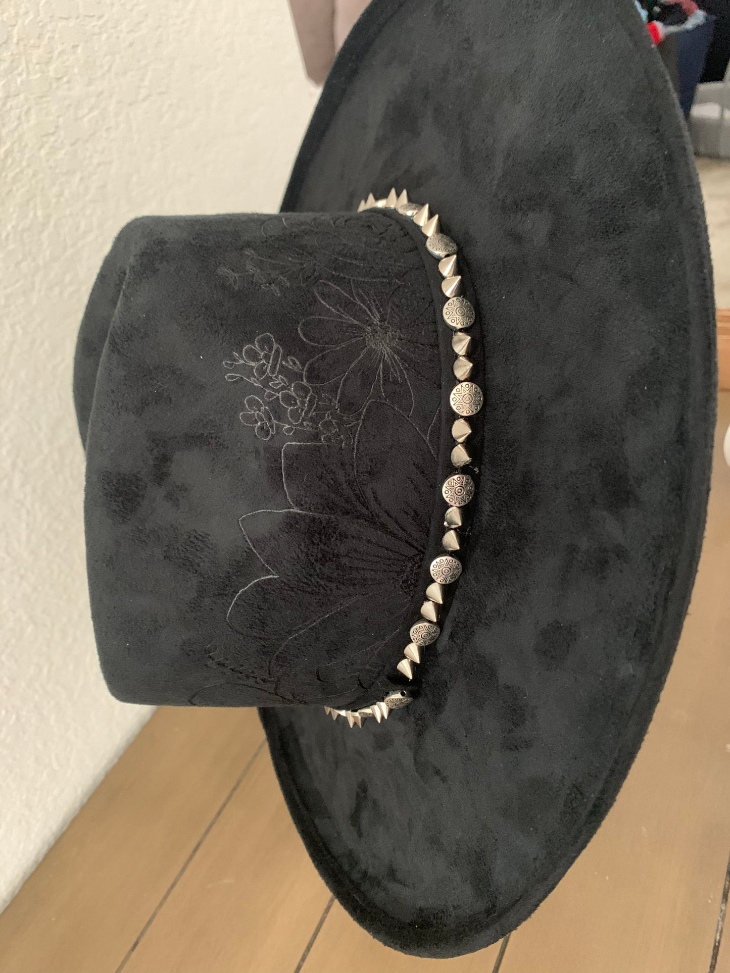 Floral Burned Hat - Black